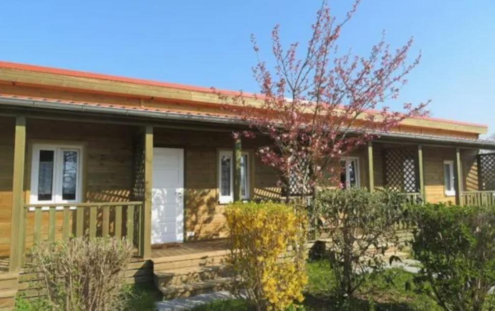 Domaine Des Epinettes Hotell Saint-Romain-de-Jalionas Eksteriør bilde