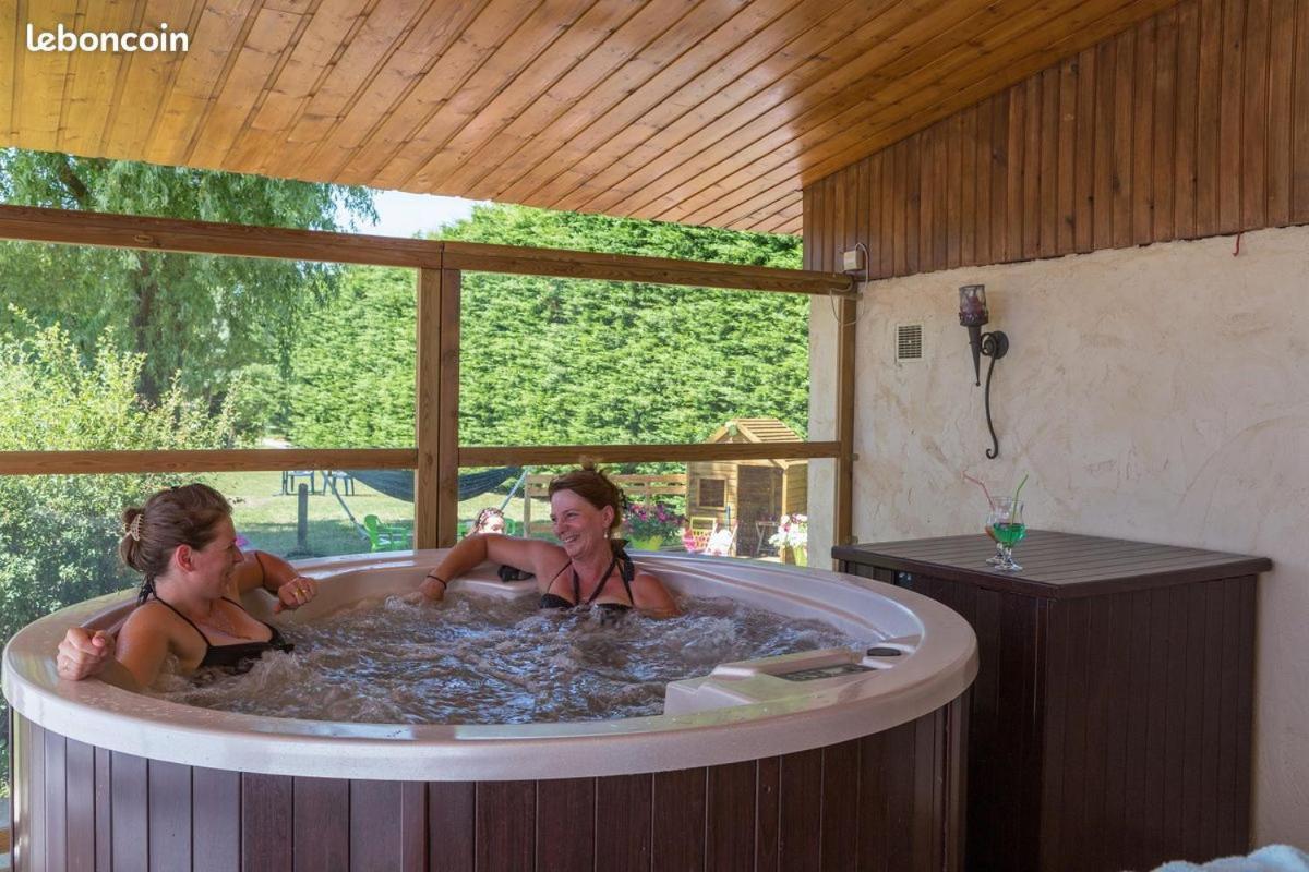 Domaine Des Epinettes Hotell Saint-Romain-de-Jalionas Eksteriør bilde