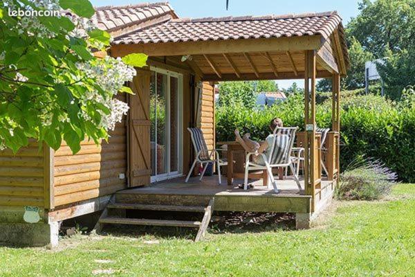 Domaine Des Epinettes Hotell Saint-Romain-de-Jalionas Eksteriør bilde