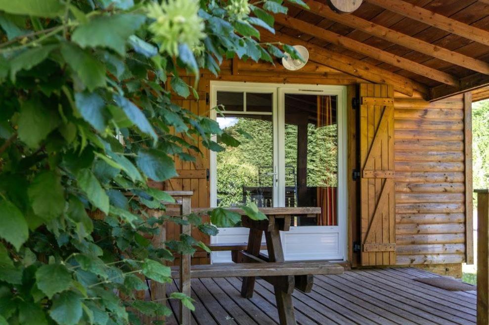 Domaine Des Epinettes Hotell Saint-Romain-de-Jalionas Eksteriør bilde